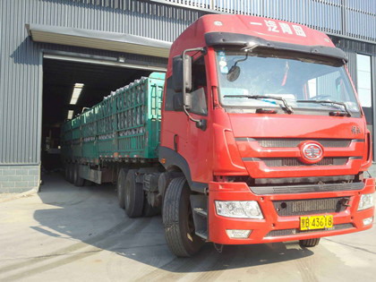 護(hù)欄生產(chǎn)車(chē)間